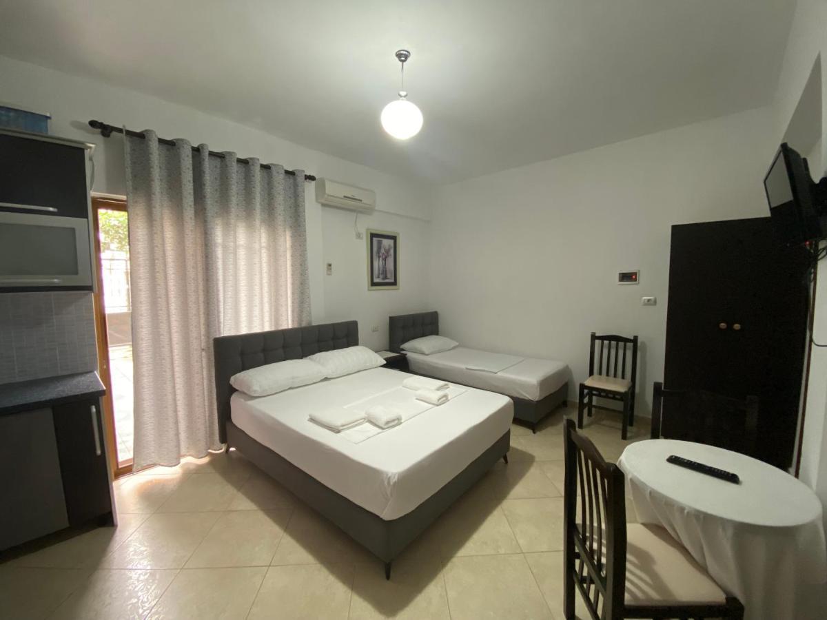 Eraldo Brahimi Apartaments Ksamil Esterno foto